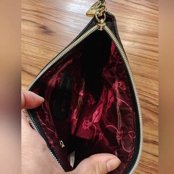 Betsey Johnson Black Sequin Bow Wristlet with Gold Chain - Picture 6 of 8